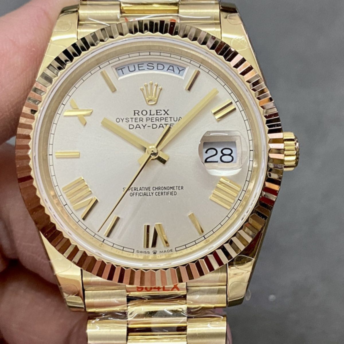 [Super Clone] Regency Weekday 40 mm Weekday Fluted Bezel White Dial 228236 8496