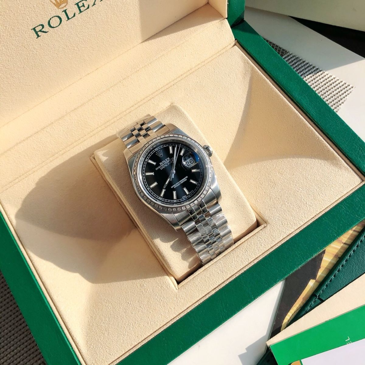 [Super Clone] Regency Classic Date 36 mm Five-Link Brilliant diamond set Bezel Bright black Dial 116244 5303