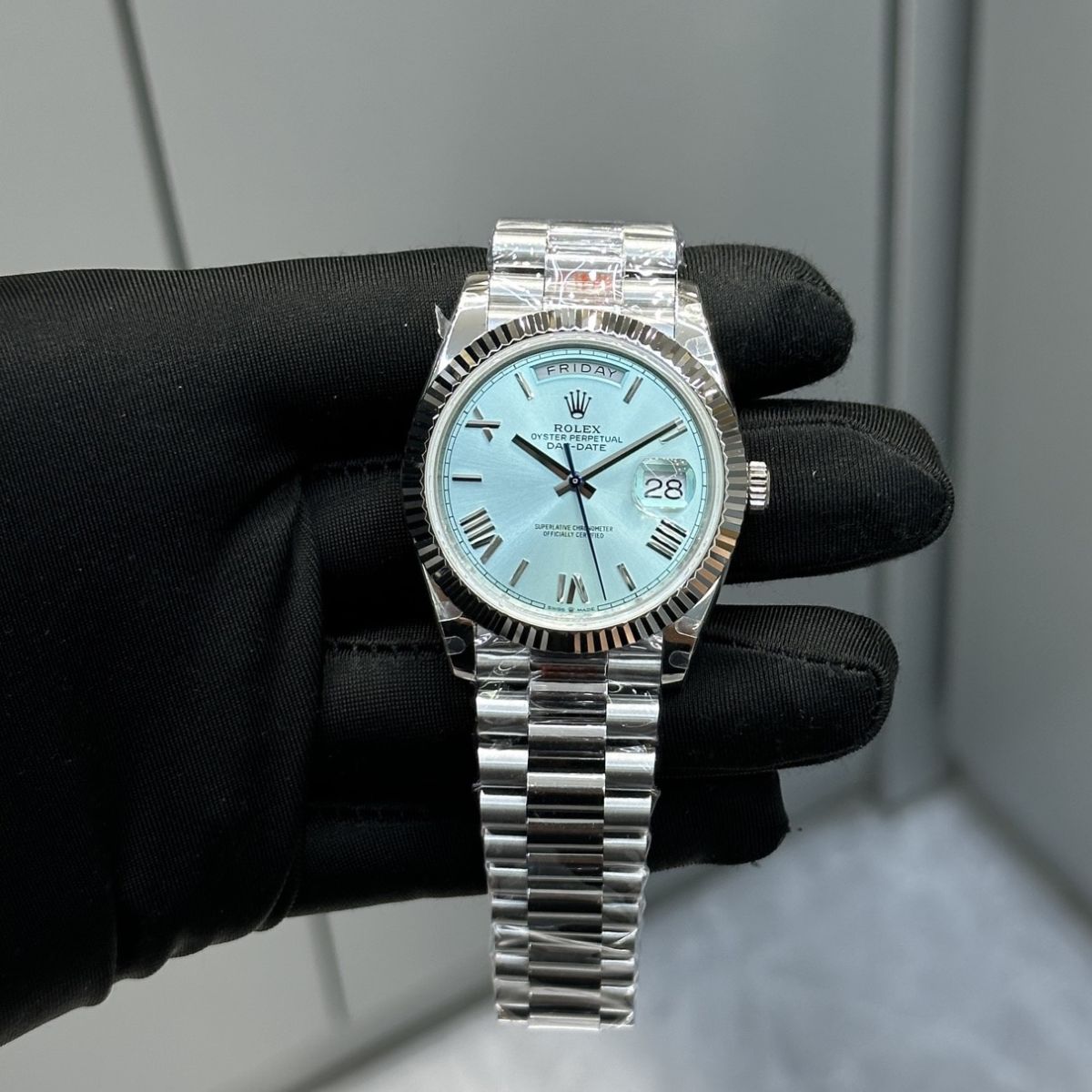 Regency Weekday 36 mm Weekday Fluted Bezel Ice blue Dial 128236 1088