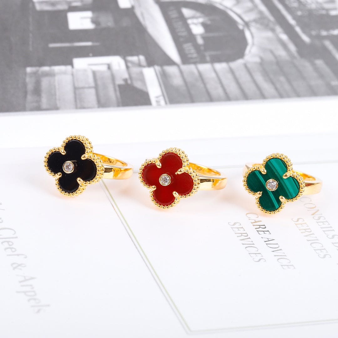 18K Celestial Vintage Alhambra Malachite Ring