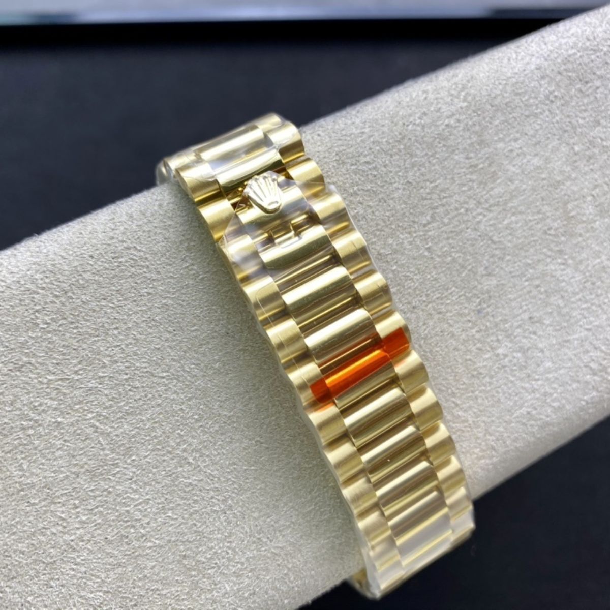 Regency Weekday 40 mm Weekday Brilliant diamond set Bezel Champagne colour Dial 228348RBR 8306
