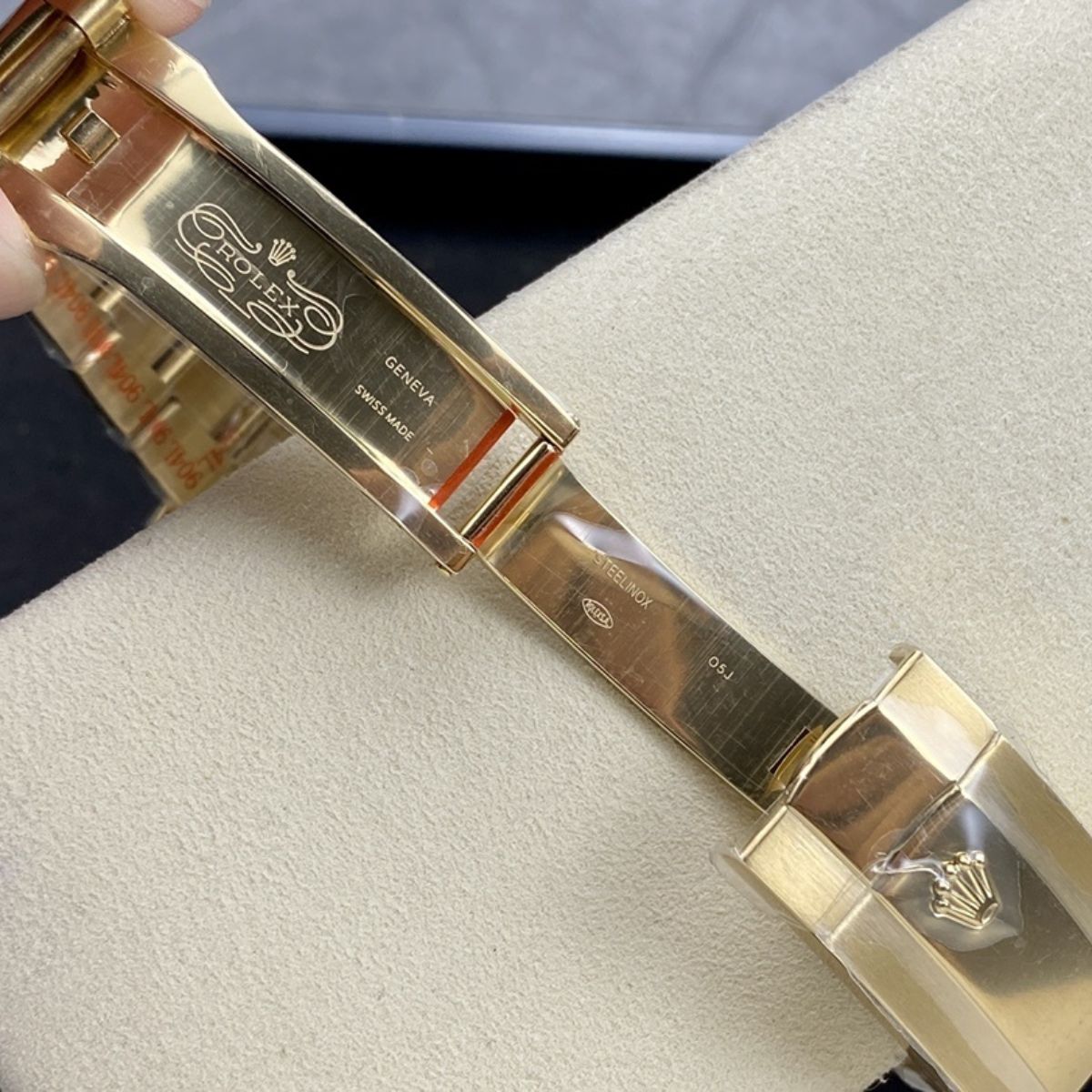 [Super Clone] Regency Dual Time 42 mm Timeless Fluted Bezel Champagne colour Dial 336938 3654