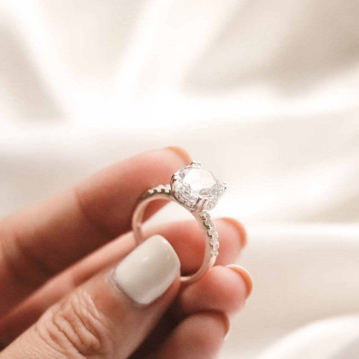 ELVORIA 9mm Moissanite Engagement Ring GRA ELVDA10 – Platinum Plated 925 Sterling Silver