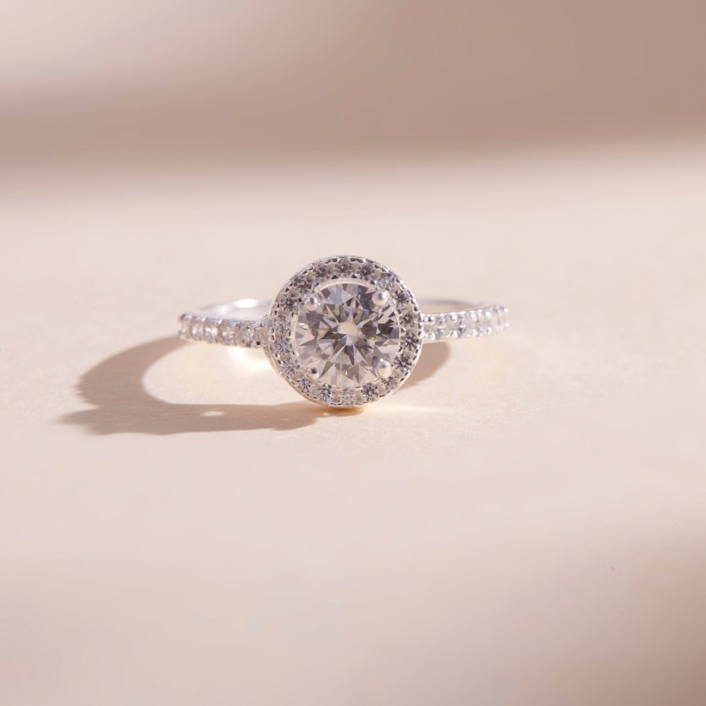 ELVORIA 5.5mm Moissanite Round Ring GRA ELVDA12 – Platinum Plated 925 Sterling Silver