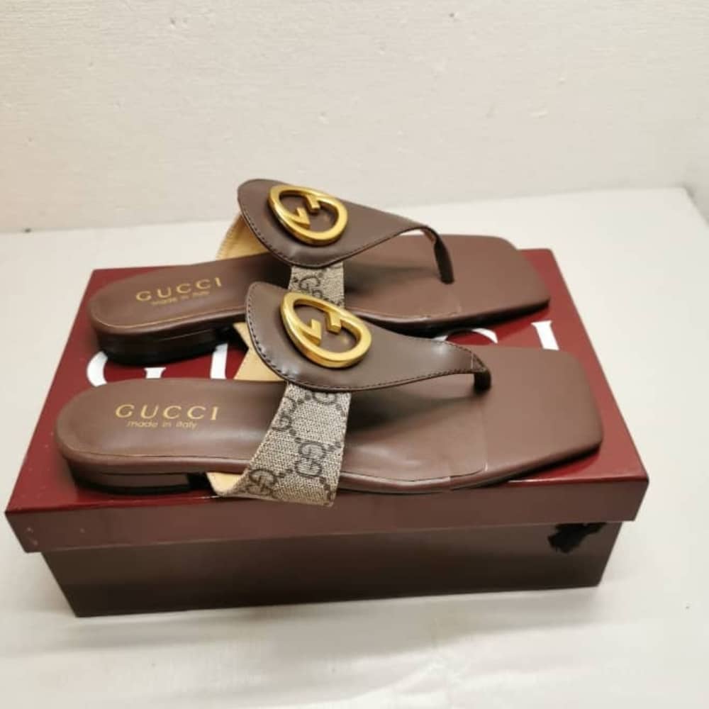Women’s Blondie GG Canvas Thong Sandals Brown 752659 9I650 9769 Blondie Bag