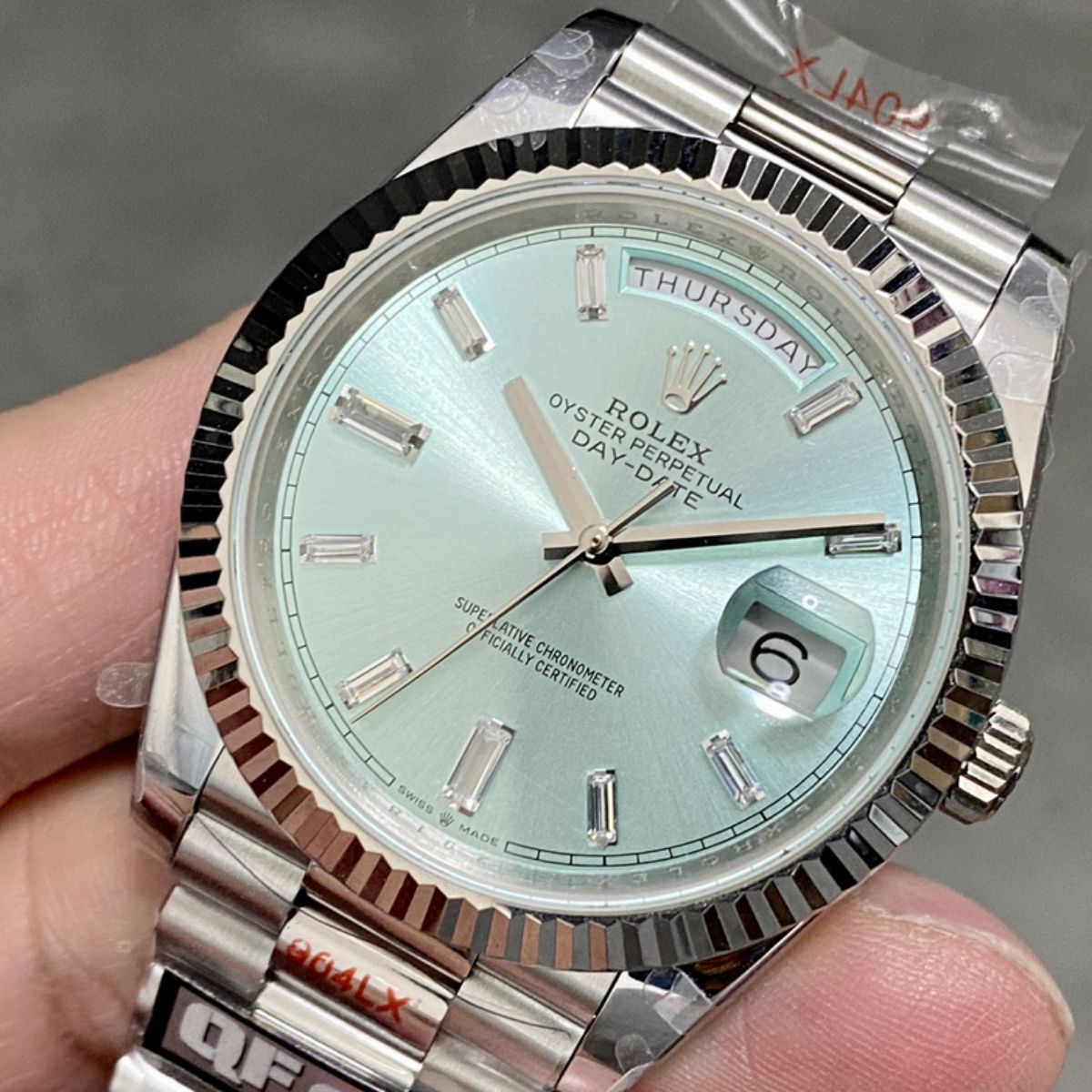 [Super Clone] Regency Weekday 40 mm Weekday Fluted Bezel Ice blue Dial 228236 6166