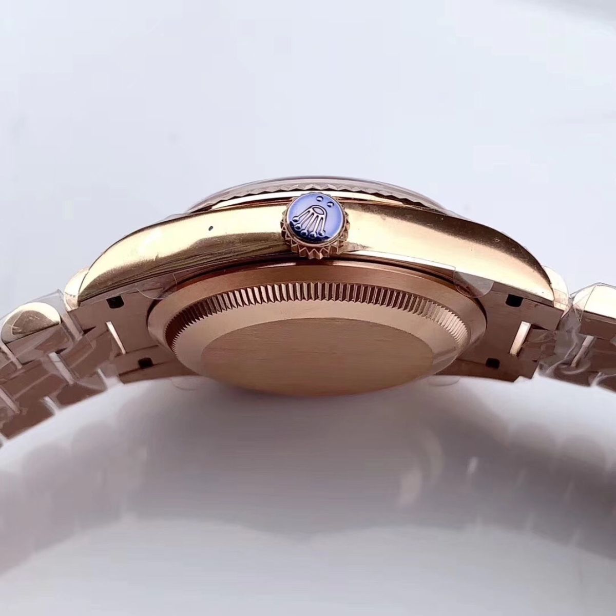 Regency Weekday 36 mm Weekday Fluted Bezel Rose colour set with diamonds Dial 128235 5015
