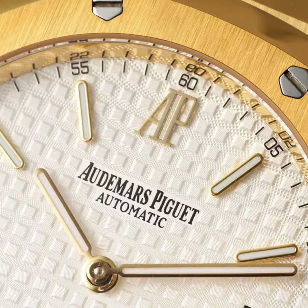 Prestige Atelier Octagon Sport 39mm White Dial Yellow Gold 2273
