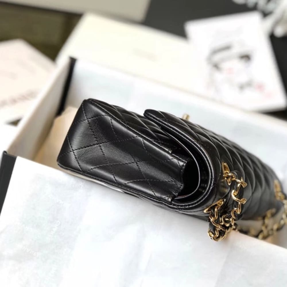 Classic 11.12 Medium Smooth Leather Flap Bag Black 25cm A01112 Y01295 94305 22 New Collection Bag Flap Bag