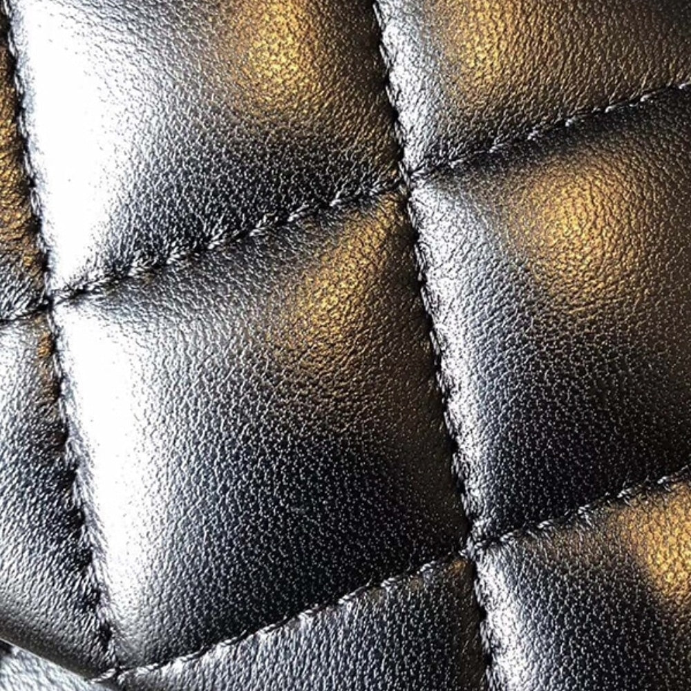 Classic 11.12 Medium Smooth Leather Flap Bag Black 25cm A01112 Y01295 94305 22 New Collection Bag Flap Bag