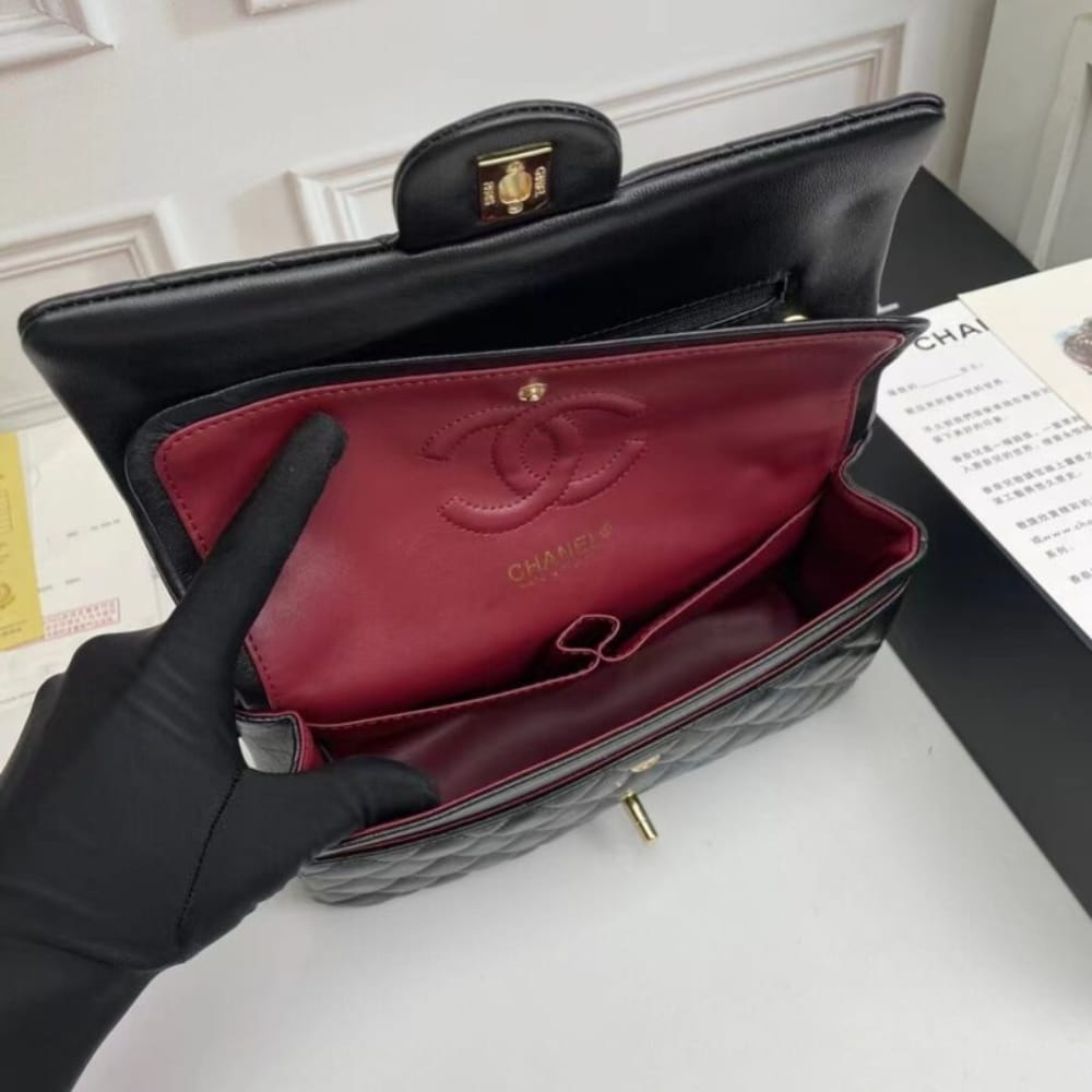 Classic 11.12 Medium Smooth Leather Flap Bag Black 25cm A01112 Y01295 94305 22 New Collection Bag Flap Bag