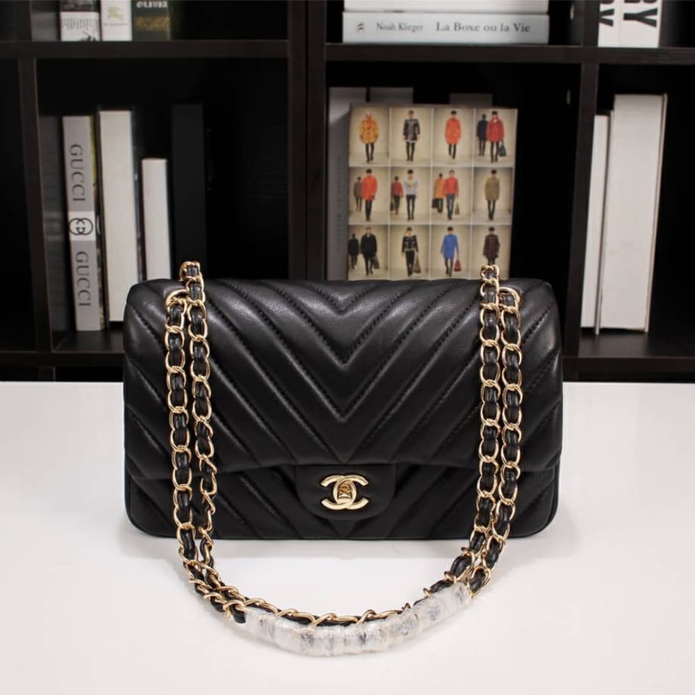 Classic Chevron Medium Smooth Leather Flap Bag Black 25cm Classic Bag
