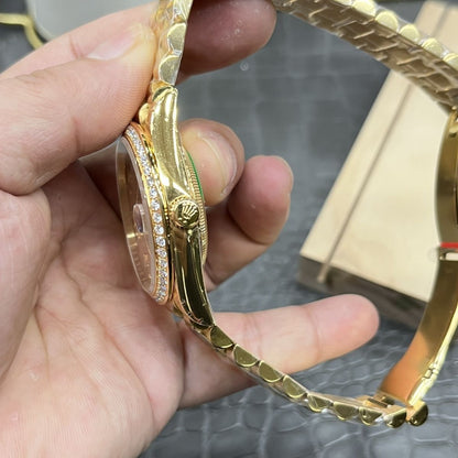 [Super Clone] Regency Weekday 40 mm Weekday Brilliant diamond set Bezel Champagne colour set with diamonds Dial 228348RBR 9136
