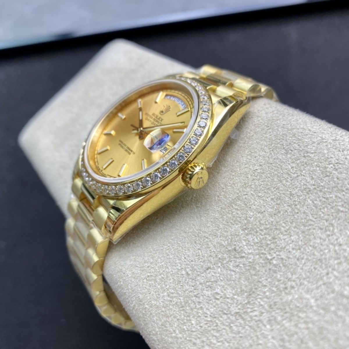 Regency Weekday 40 mm Weekday Brilliant diamond set Bezel Champagne colour Dial 228348RBR 8306