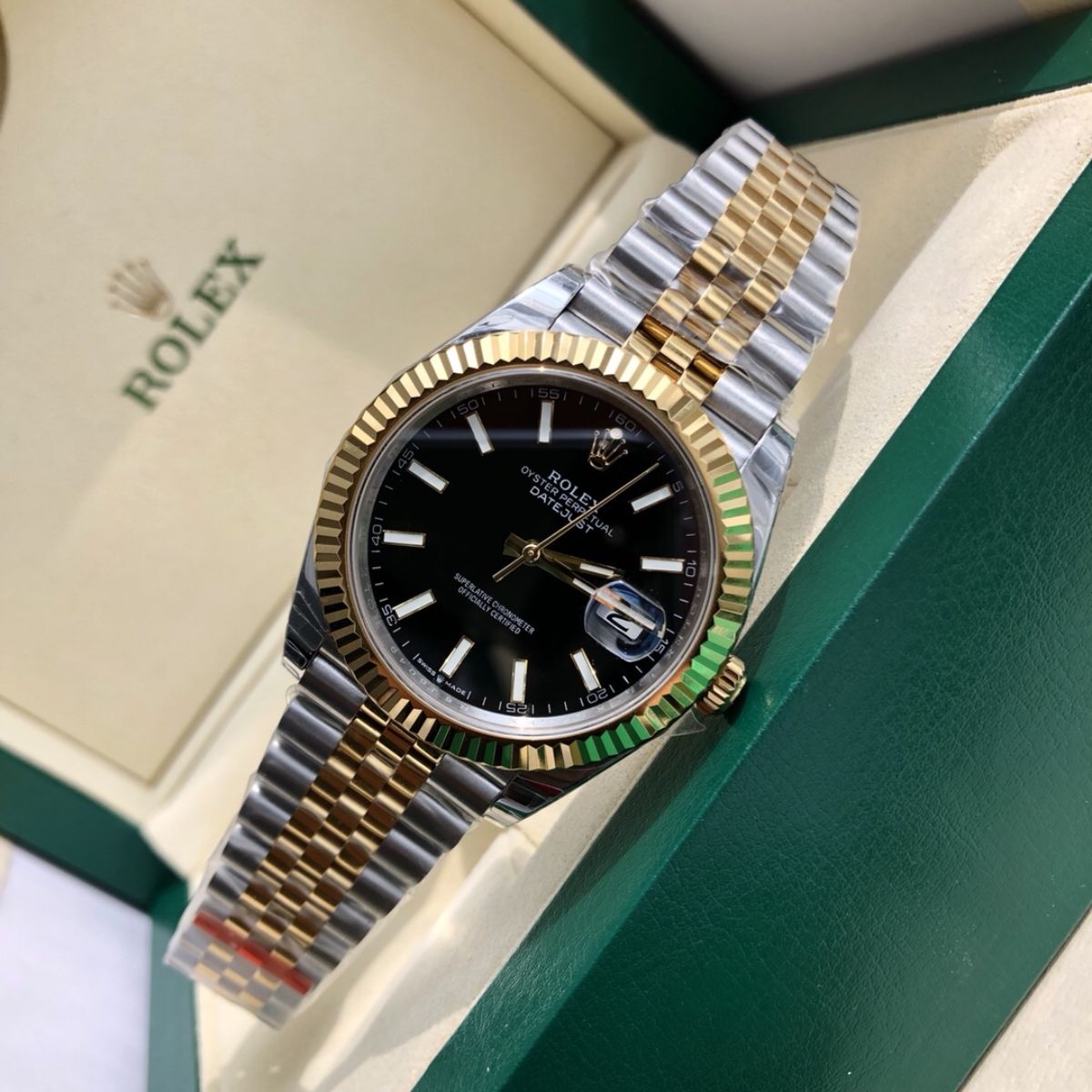 Regency Classic Date 41 mm Five-Link Fluted Bezel Bright black Dial 126333 4788