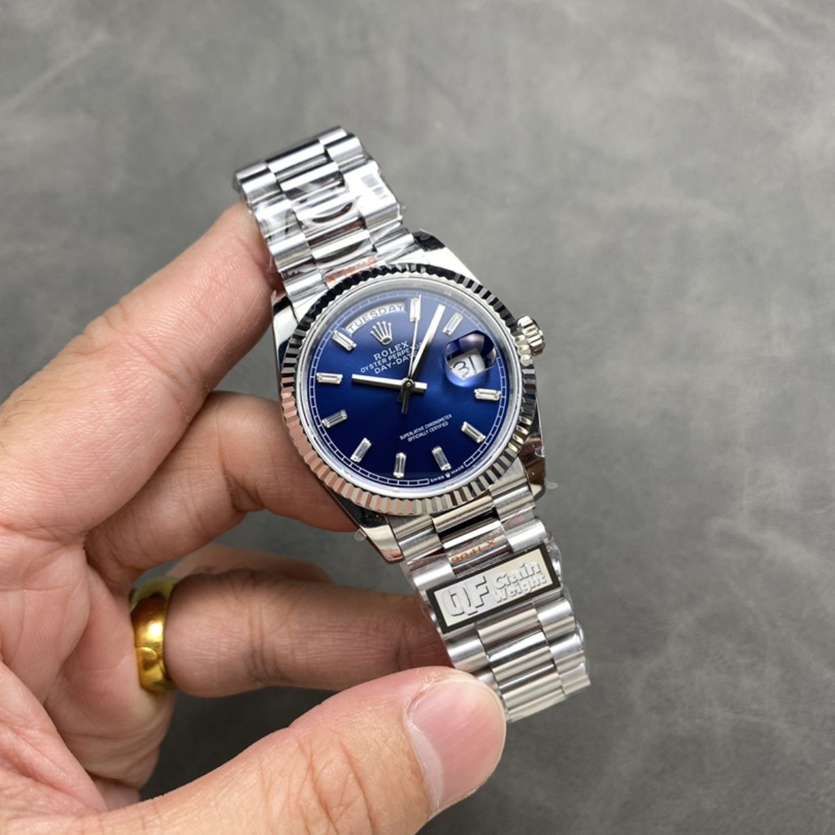 Regency Weekday 36 mm Weekday Fluted Bezel Bright blue Dial 128239 9755