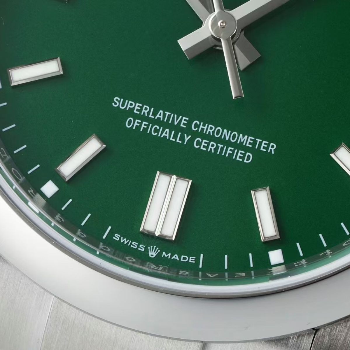 [Super Clone] Regency Timeless Perpetual 36 mm Timeless Trapeze Bezel Green Dial 126000 5357