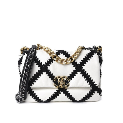 19 Medium Smooth Leather Flap Bag White Black 24cm AS1160 B04824 C0200 22 New Collection Bag Flap Bag