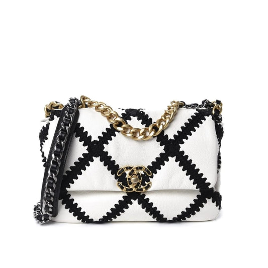 19 Medium Smooth Leather Flap Bag White Black 24cm AS1160 B04824 C0200 22 New Collection Bag Flap Bag