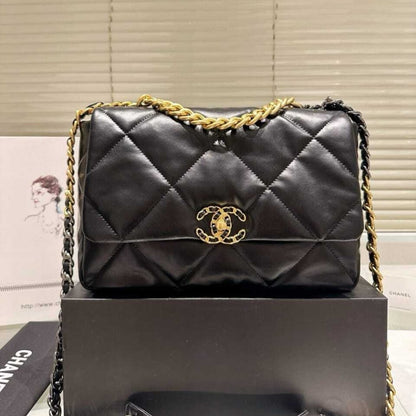 19 Large Shiny Smooth Leather Flap Bag Black 30cm 22 New Collection Bag Flap Bag