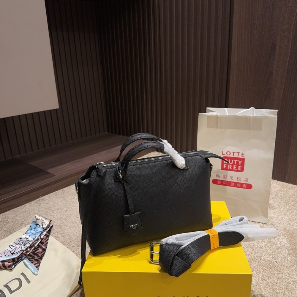 By The Way Medium Leather Boston Bag Black 20Cm 8BL1461D5F0GXN 22 New Collection Bag By The Way Bag