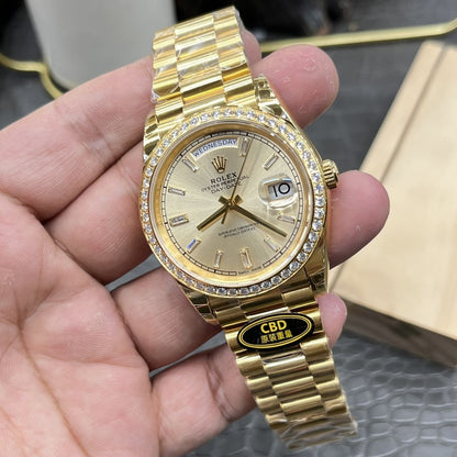[Super Clone] Regency Weekday 40 mm Weekday Brilliant diamond set Bezel Champagne colour set with diamonds Dial 228348RBR 9136