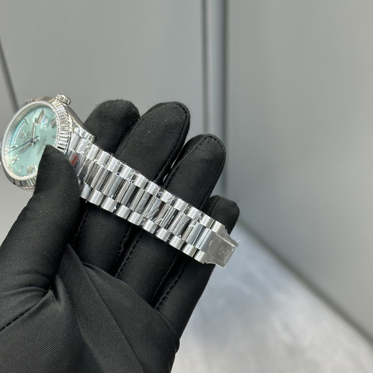 Regency Weekday 36 mm Weekday Fluted Bezel Ice blue Dial 128236 1088