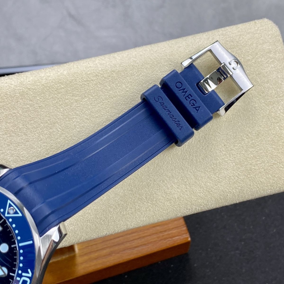 Celestial Seafarer Diver 300M 42mm Steel On Rubber Strap Blue Dial 4329