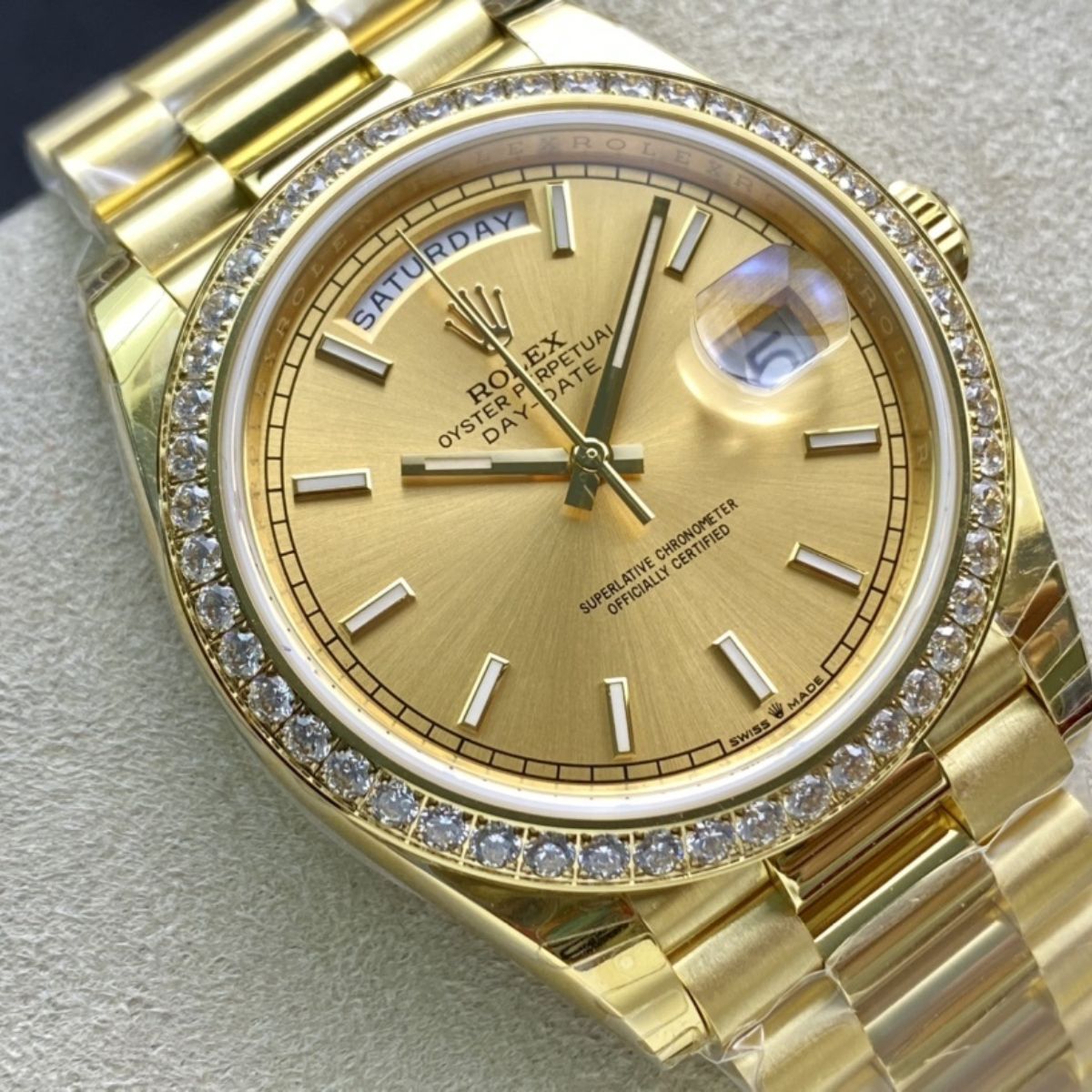 Regency Weekday 40 mm Weekday Brilliant diamond set Bezel Champagne colour Dial 228348RBR 8306
