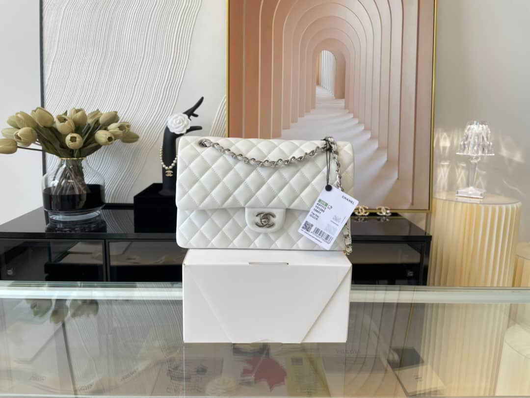 Classic Medium Smooth Leather Flap Bags White 25cm Classic Bag