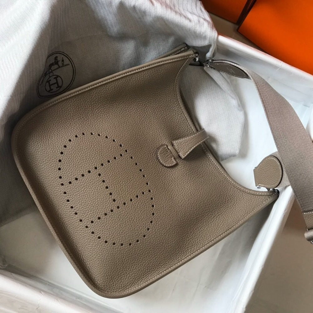 Evelyne 25 Shoulder Bag Etoupe 25Cm H056277CK18 Evelyne Bag