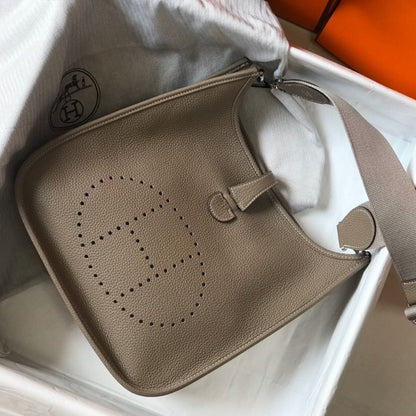 Evelyne 25 Shoulder Bag Etoupe 25Cm H056277CK18 Evelyne Bag