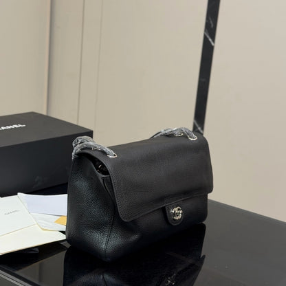 Maxi Flap Bag Grained Leather Black 31cm AS6231 B24008 94305 22 New Collection Bag Flap Bag
