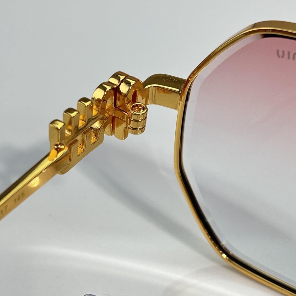 2026 High-End leisure travel versatile sunglasses19035