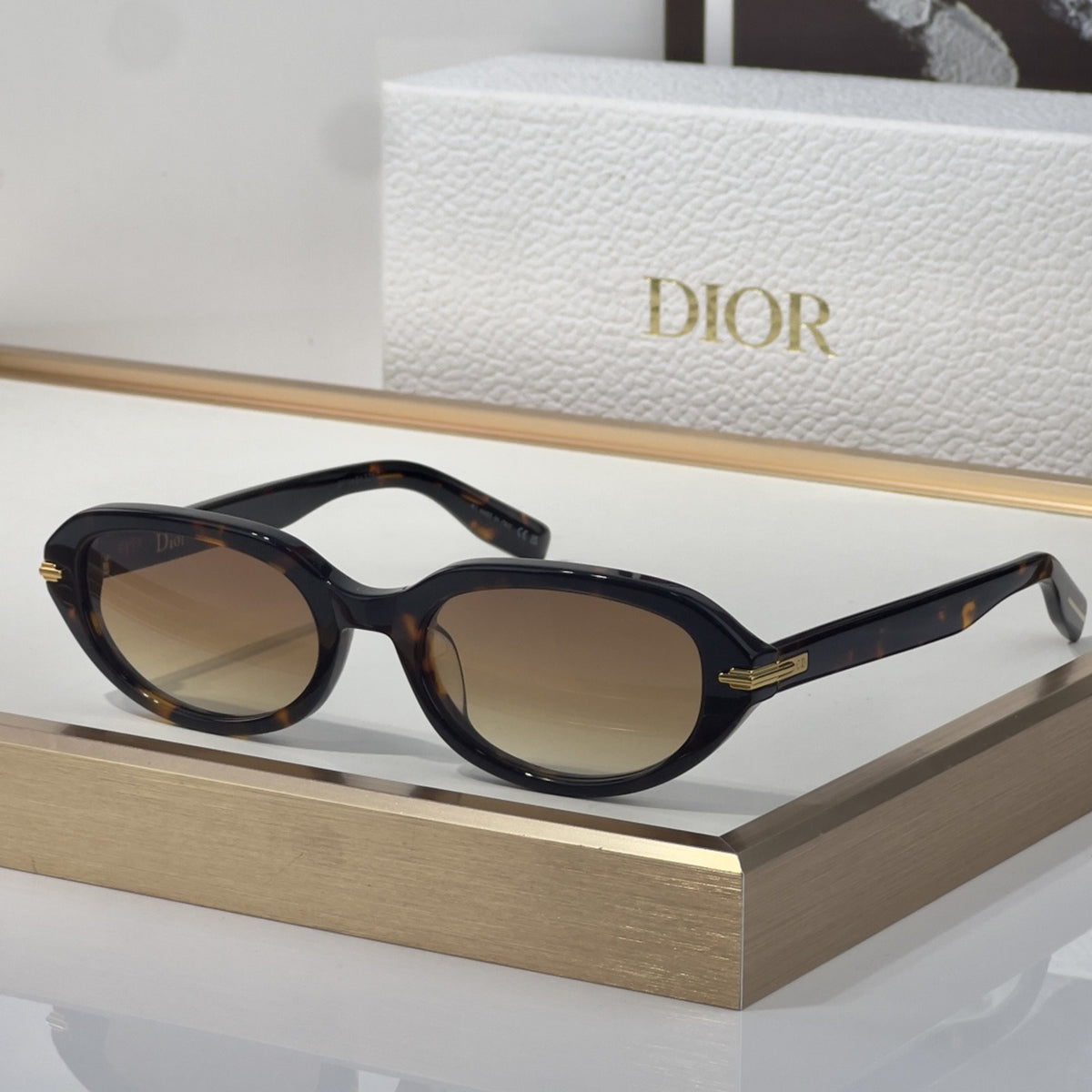 2026 High-End leisure travel versatile sunglasses19003