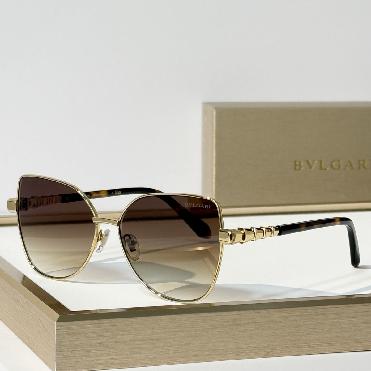 2026 High-End leisure travel versatile sunglasses19010