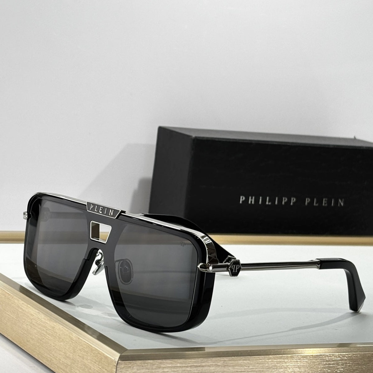 2026 High-End leisure travel versatile sunglasses19016