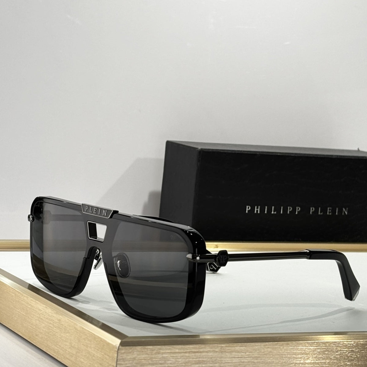 2026 High-End leisure travel versatile sunglasses19016