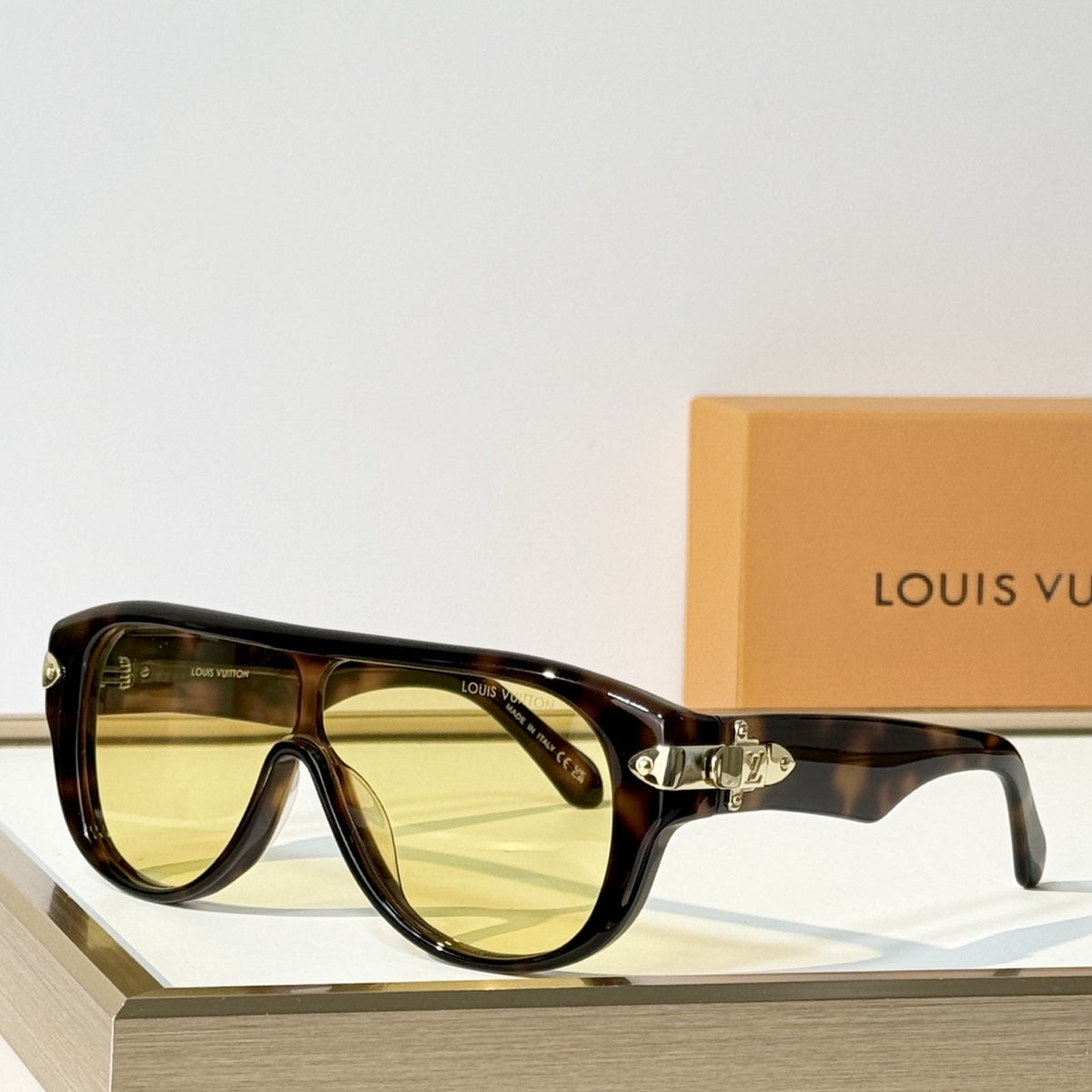 2026 High-End leisure travel versatile sunglasses19023