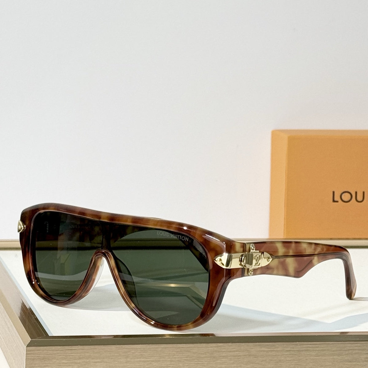 2026 High-End leisure travel versatile sunglasses19023