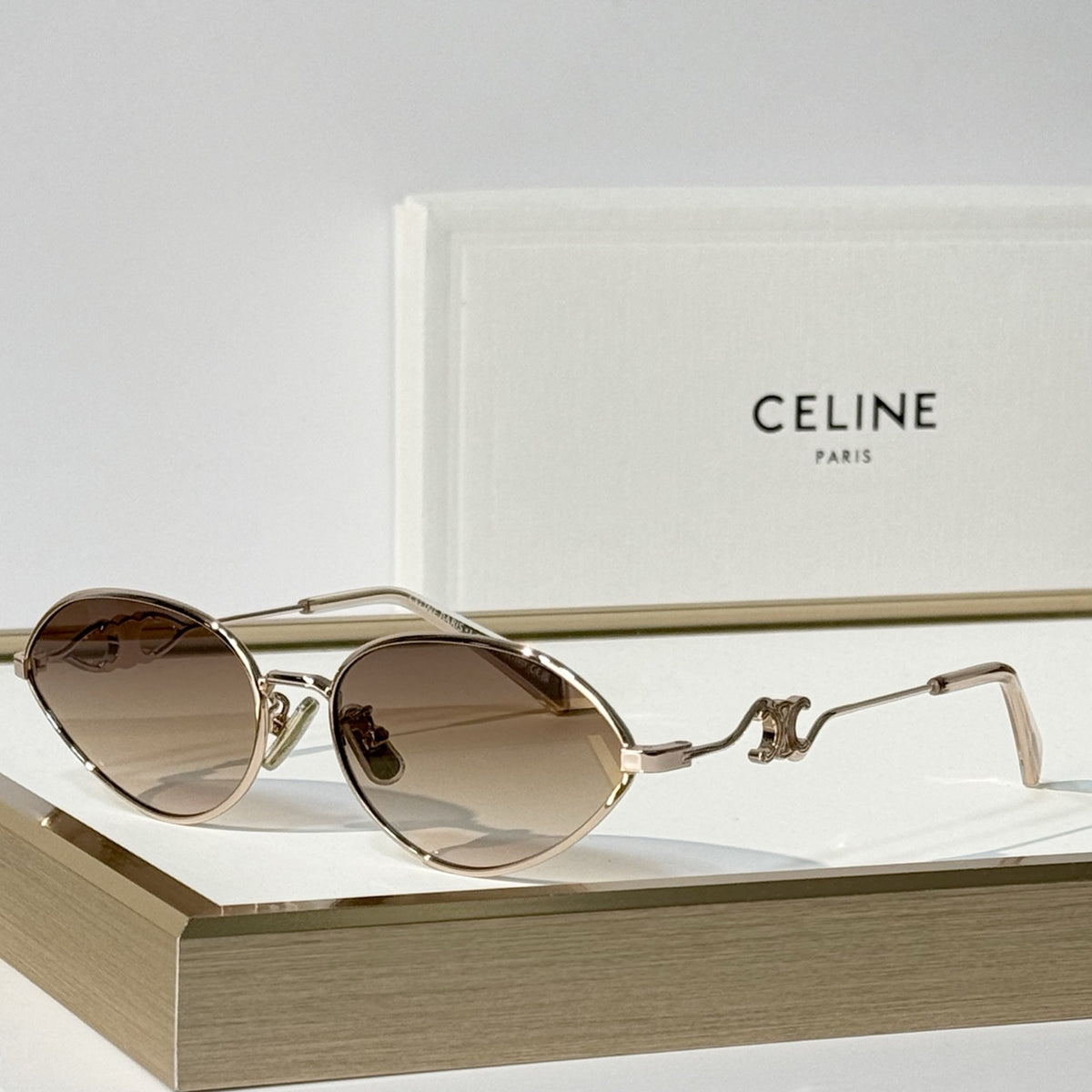 2026 High-End leisure travel versatile sunglasses19024