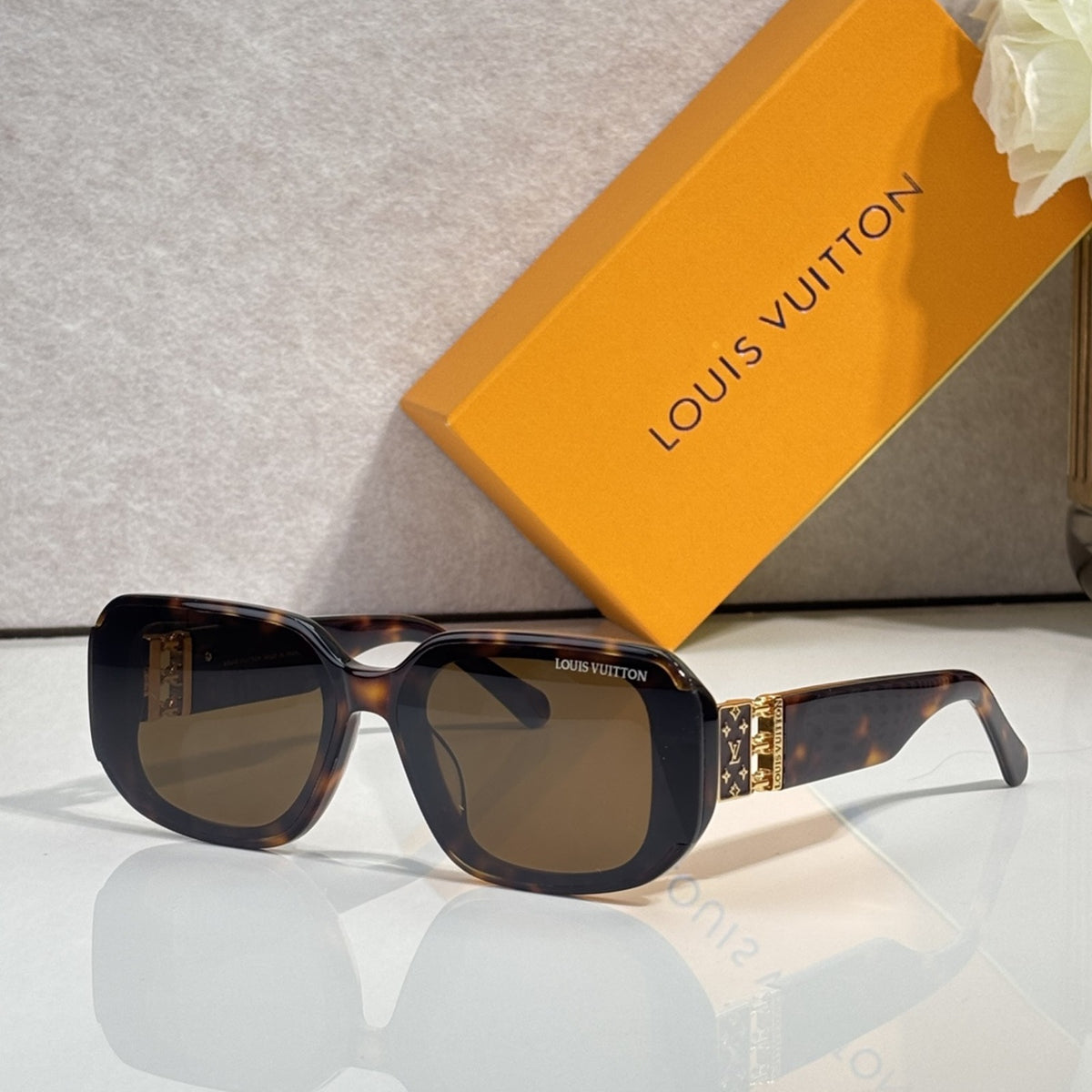 2026 High-End leisure travel versatile sunglasses19033