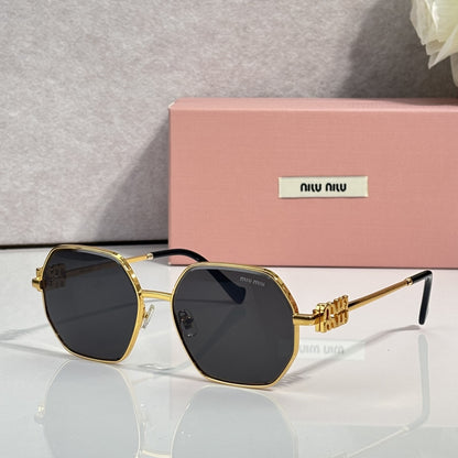 2026 High-End leisure travel versatile sunglasses19035