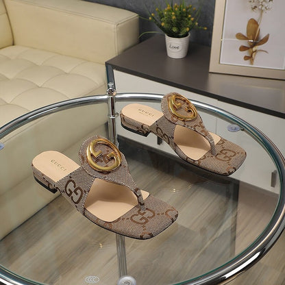 Women’s Blondie Thong Sandals GG Canvas Ebony Brown Blondie Bag
