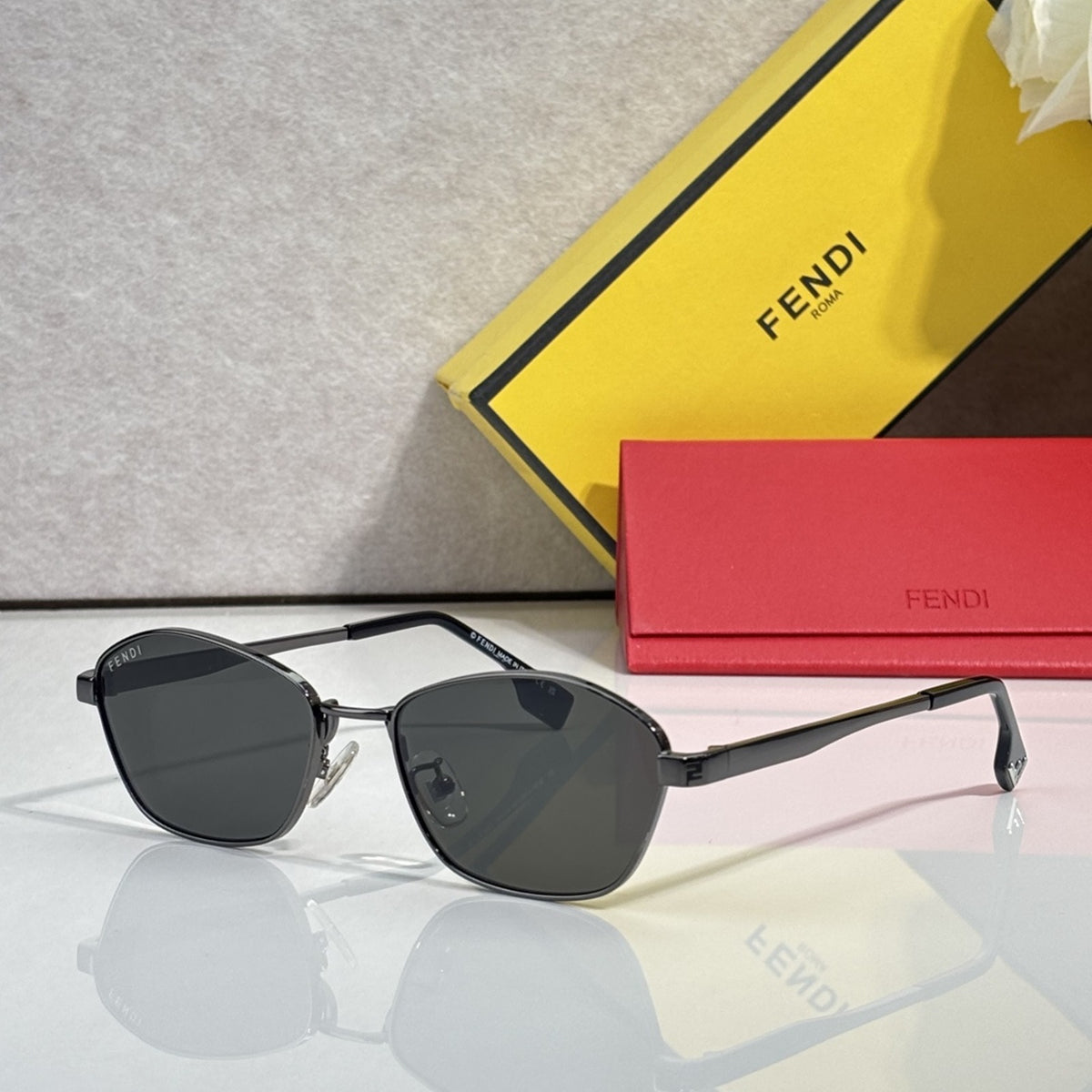 2026 High-End leisure travel versatile sunglasses19040