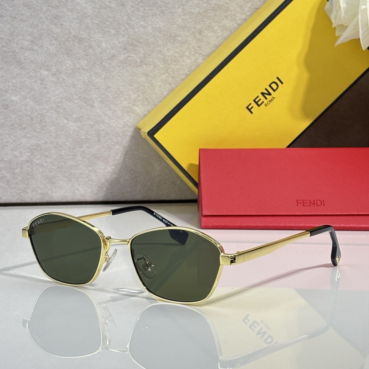 2026 High-End leisure travel versatile sunglasses19040