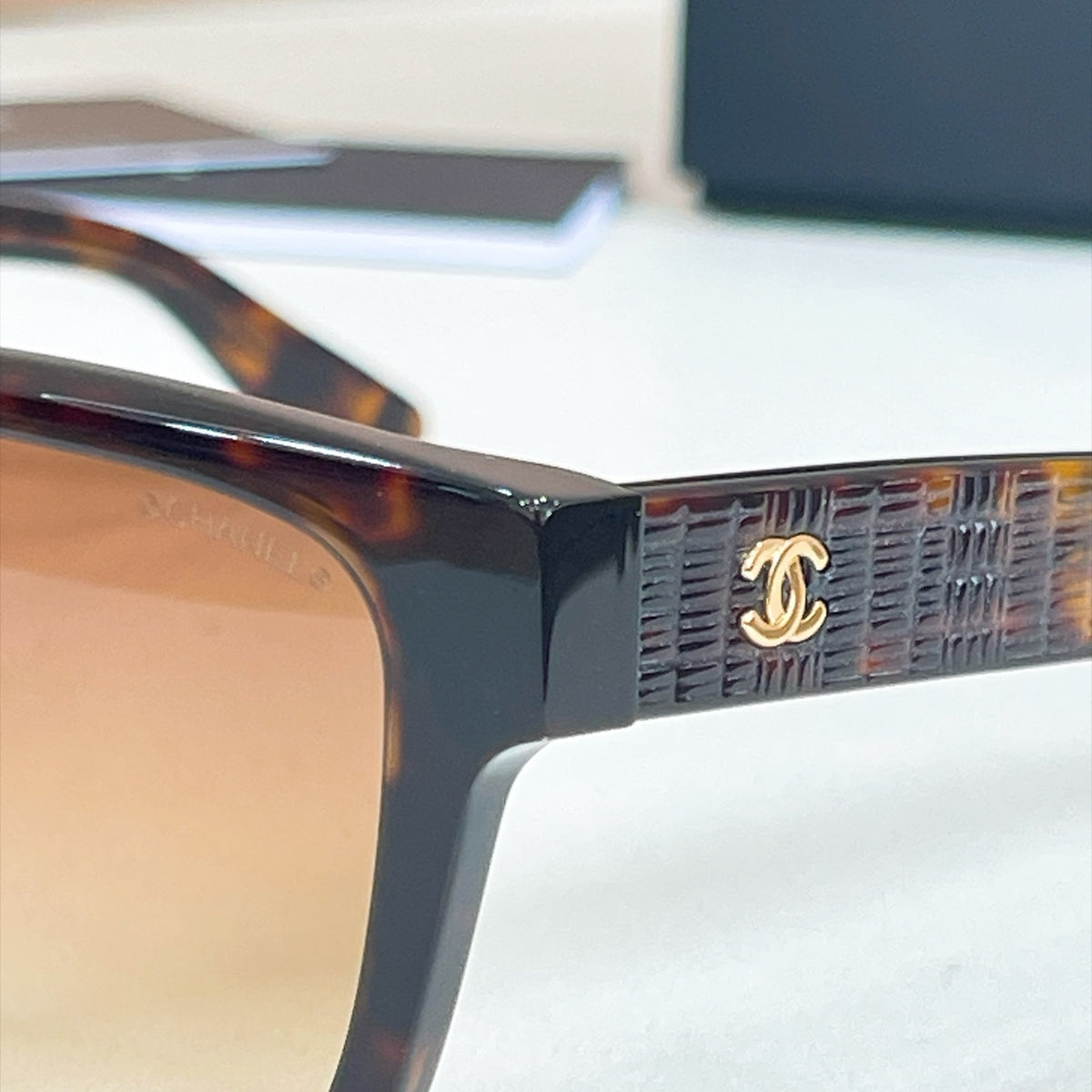 2026 High-End leisure travel versatile sunglasses19042