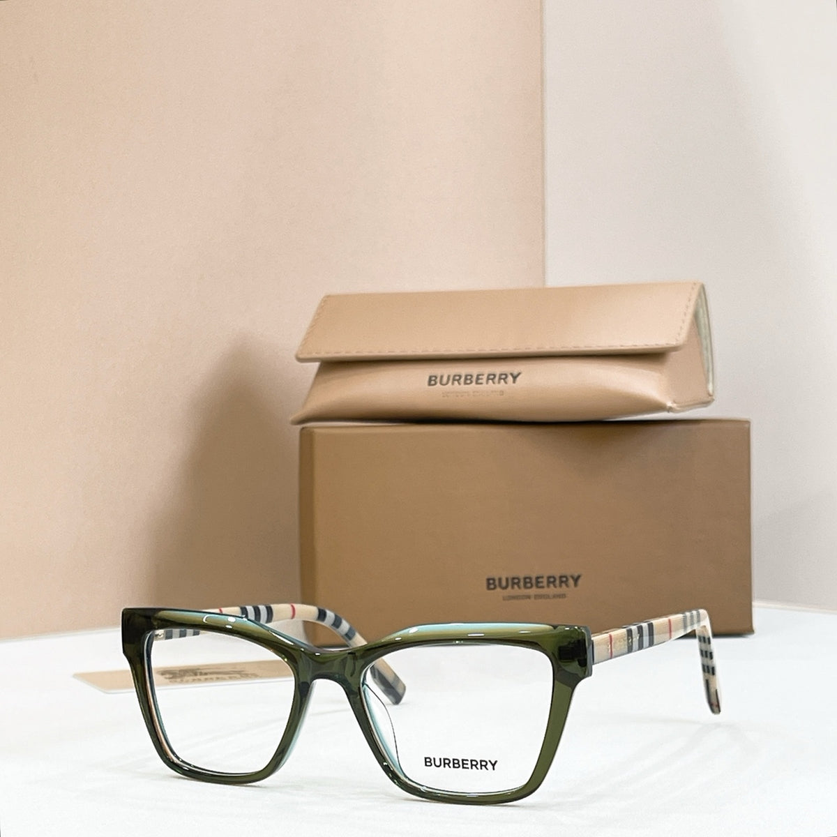 2026 High-End leisure travel versatile sunglasses19047