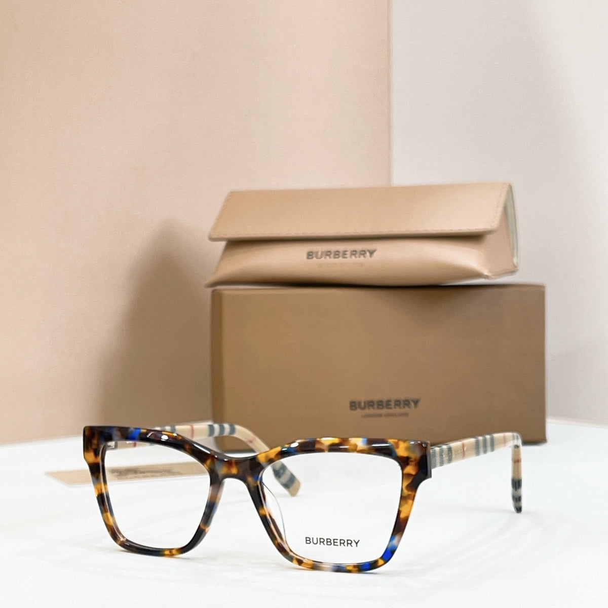2026 High-End leisure travel versatile sunglasses19047