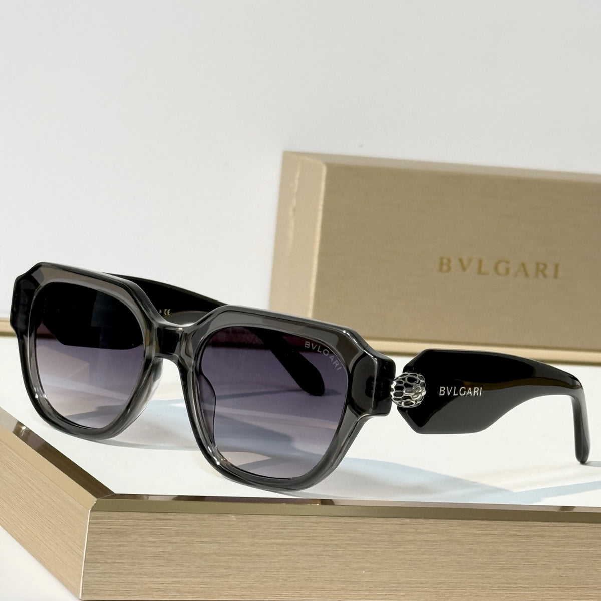 2026 High-End leisure travel versatile sunglasses19064